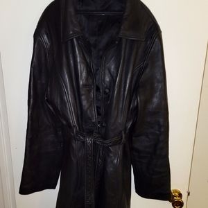 Knoles & Carter Blk leather Lrg Vintage thigh length coat